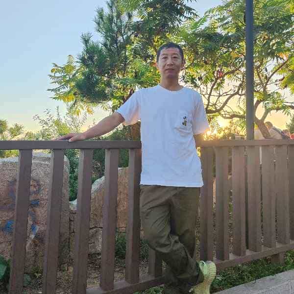 47岁岁辽宁单身帅哥 - 贵港吉缘网